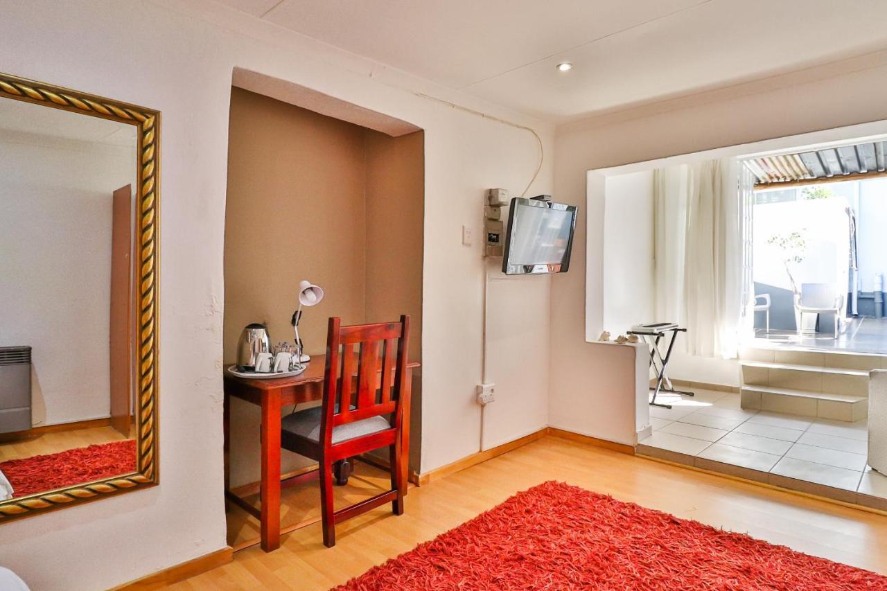 Sunbury Bed And Breakfast Йоханнесбург Экстерьер фото
