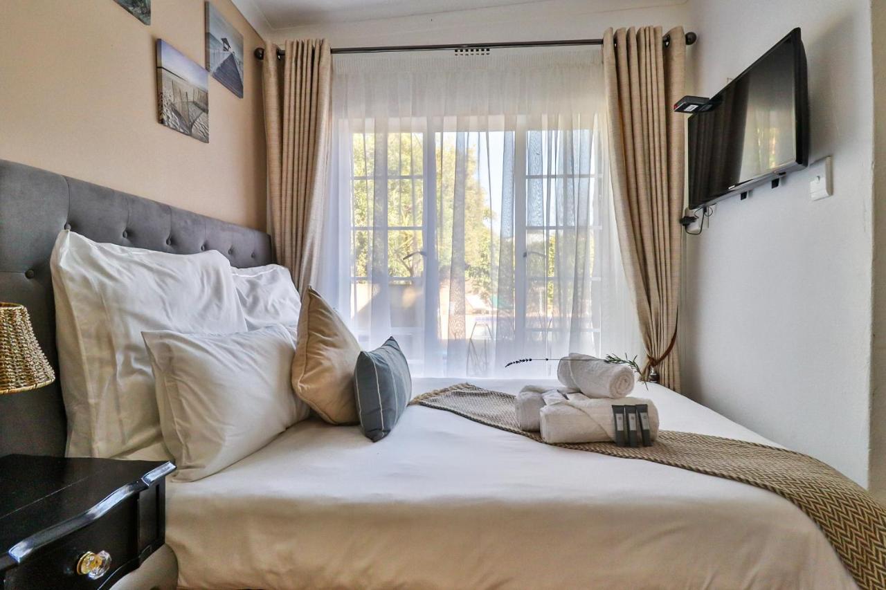 Sunbury Bed And Breakfast Йоханнесбург Экстерьер фото