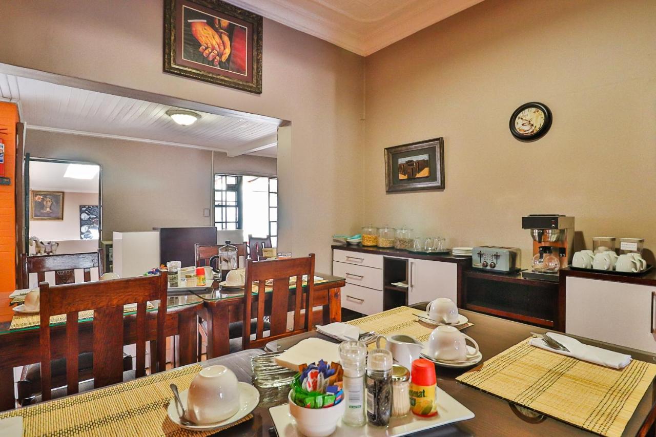 Sunbury Bed And Breakfast Йоханнесбург Экстерьер фото
