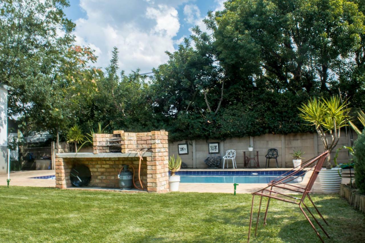 Sunbury Bed And Breakfast Йоханнесбург Экстерьер фото